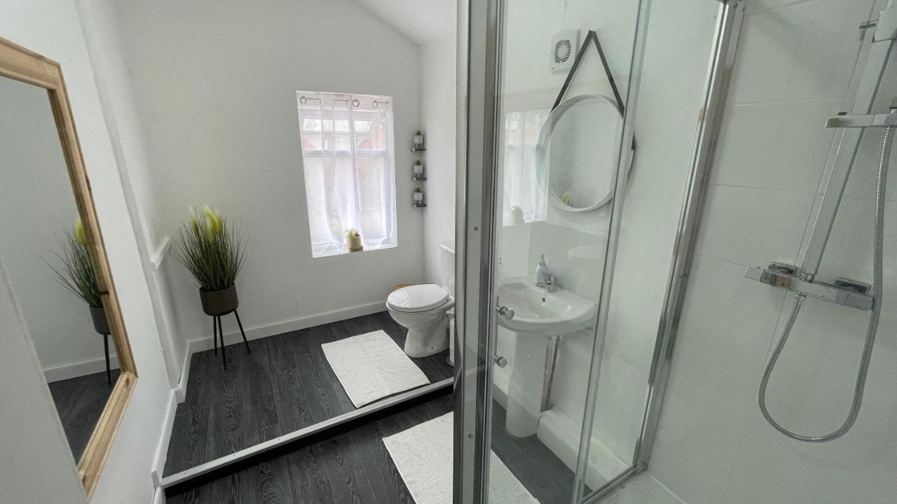 Spacious 6 Bed Home Near City & Albion Stadium Perfect For Contractors! Birmingham Exterior foto